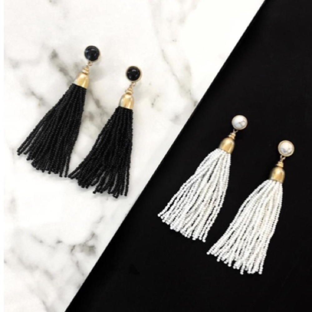 :: S&D⚜️🦢Gold+White Hand-Beaded Tassel Earrings - Picture 2 of 8